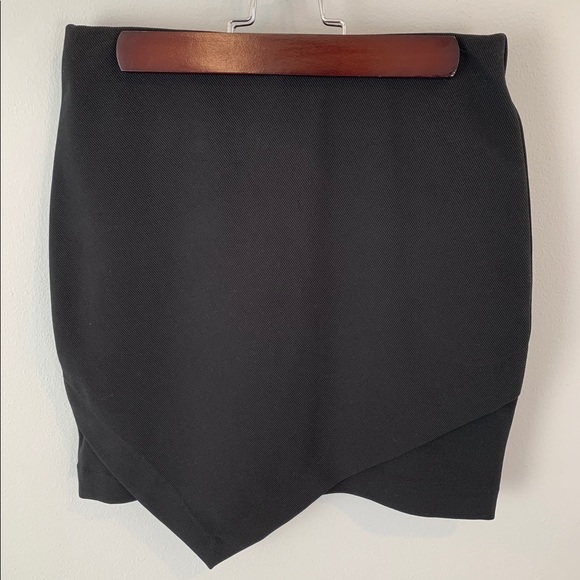 H&M Dresses & Skirts - Black H&M Skirt H&M Dresses & Skirts - Black H&M Skirt